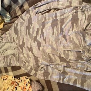 Small market and spruce sweater in good condition